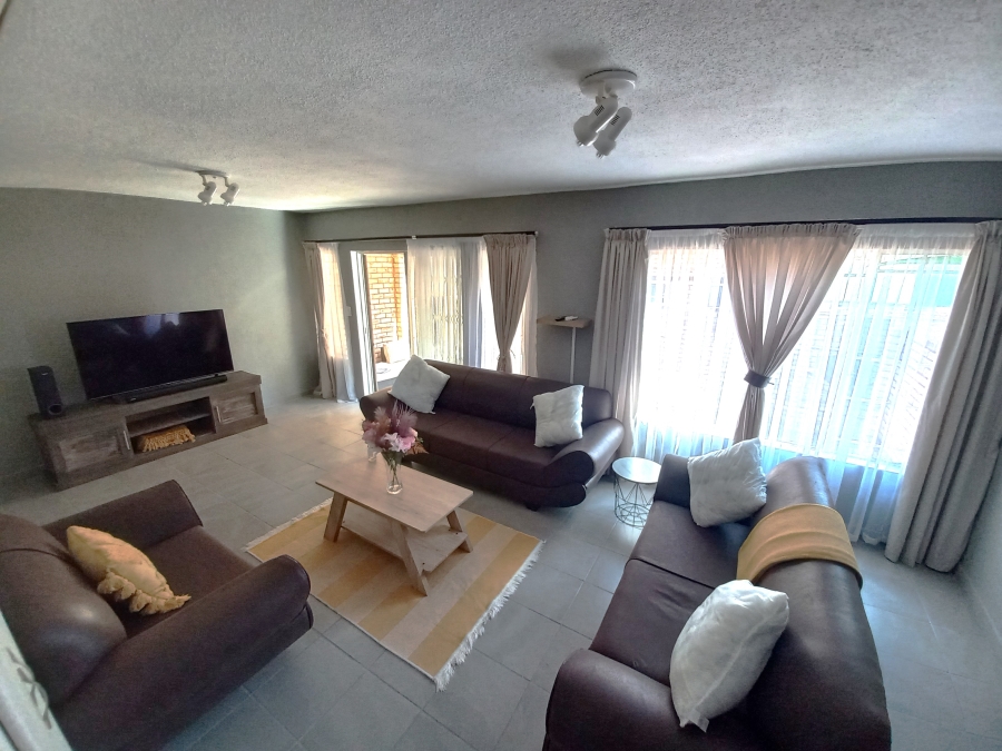 3 Bedroom Property for Sale in Safari Gardens North West